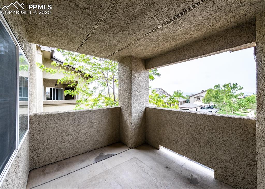 Image 33 of 45: Balcony