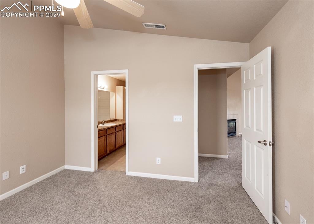 Image 42 of 45: Bedroom