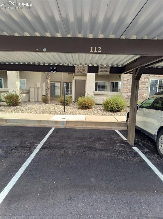 Image 5 of 45: Parking