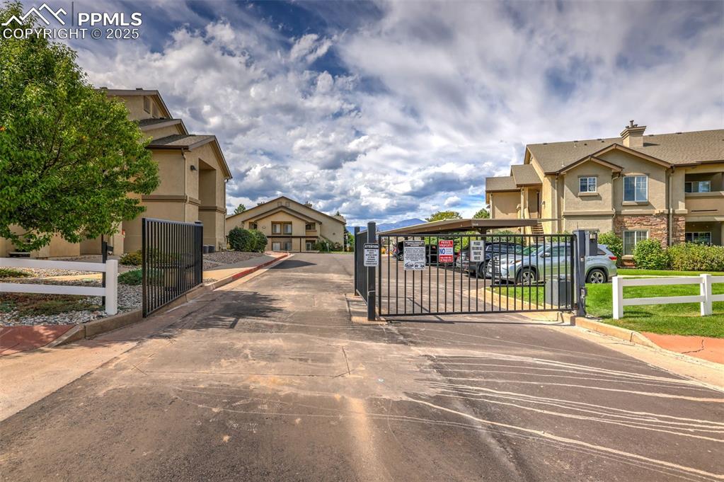 Image 7 of 45: Entrance from ColdSpring