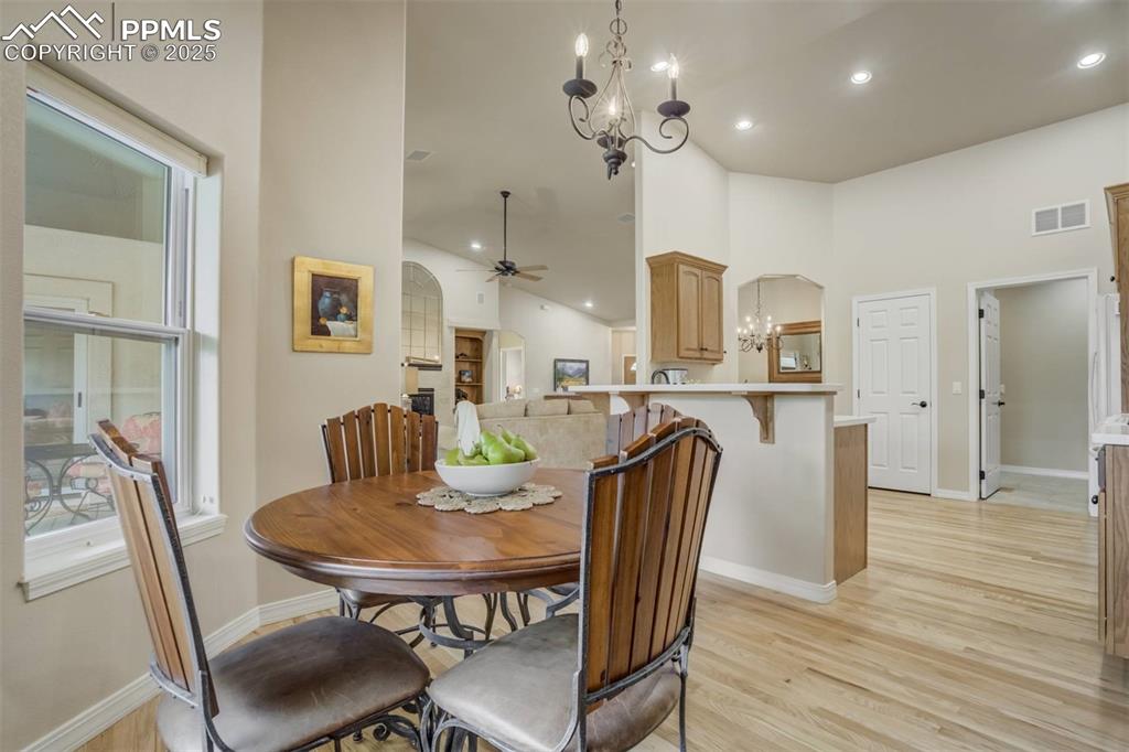Image 13 of 47: Dining Area