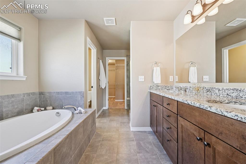 Image 19 of 41: Large shower too!