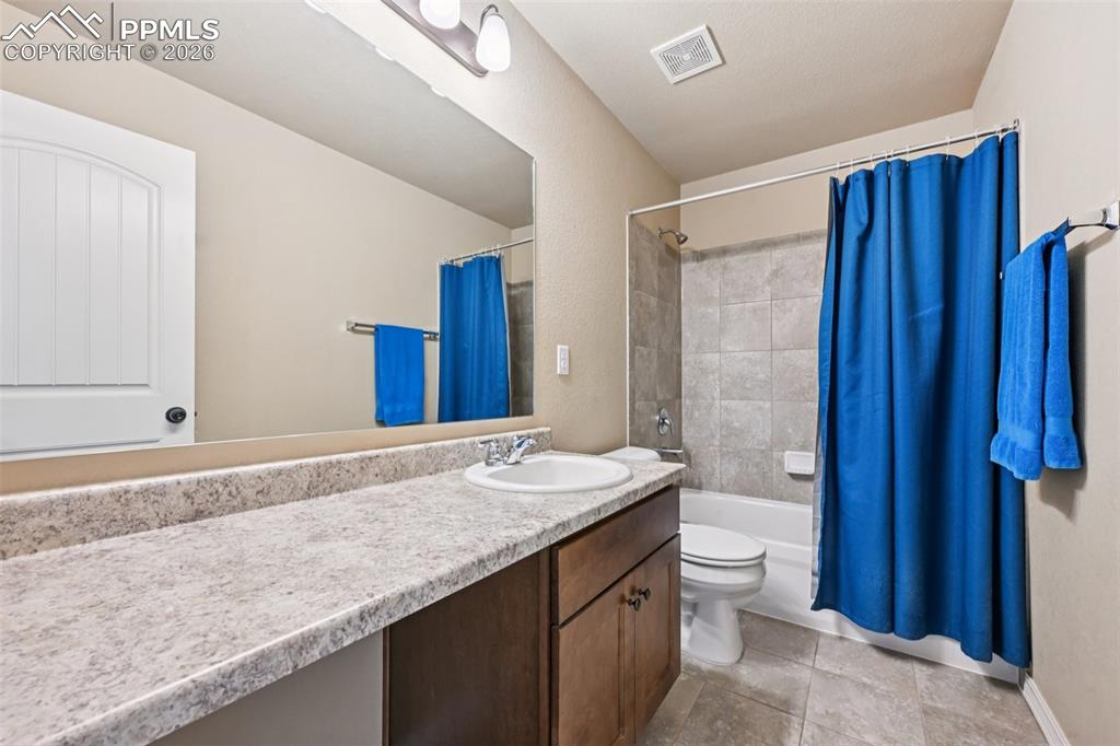 Image 25 of 41: Second full bath upstairs