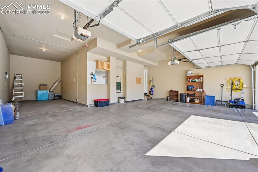 Image 35 of 41: YES! A 4 car garage!