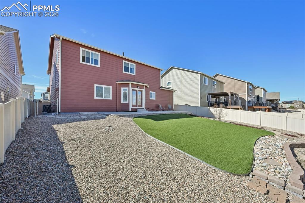 Image 39 of 41: TONS of room to run and play