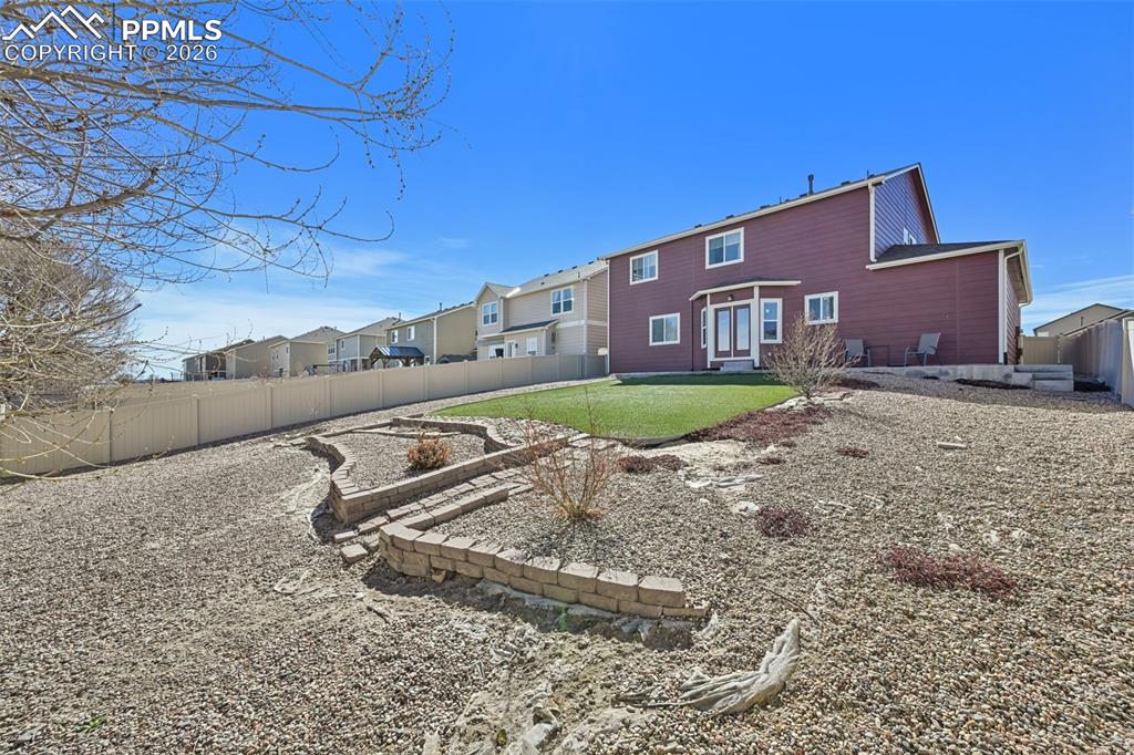 Image 40 of 41: Room to garden