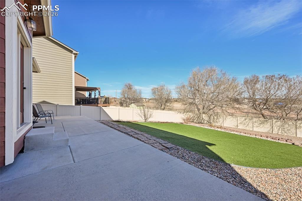 Image 41 of 41: Fantastic yard