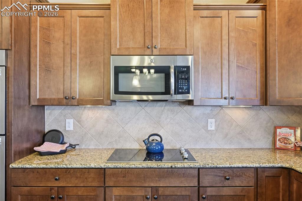 Image 6 of 41: Gorgeous cabinets