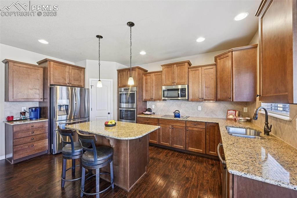 Image 7 of 41: Miles of counter space!