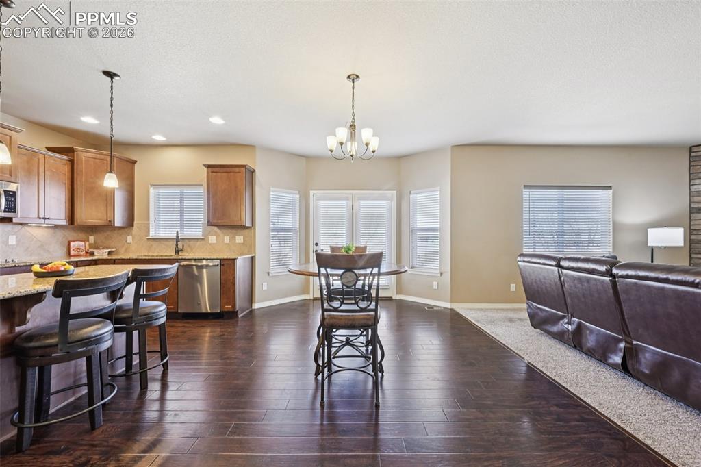 Image 8 of 41: Walk-out Dining Nook