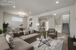 Image 5 of 18: Living Room