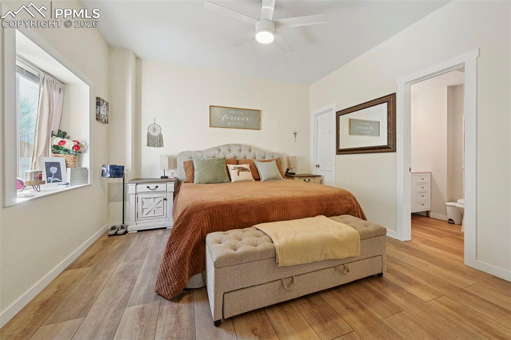 Image 19 of 47: Bedroom