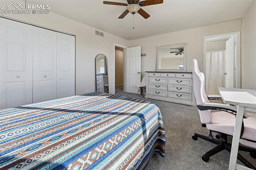 Image 26 of 47: Bedroom