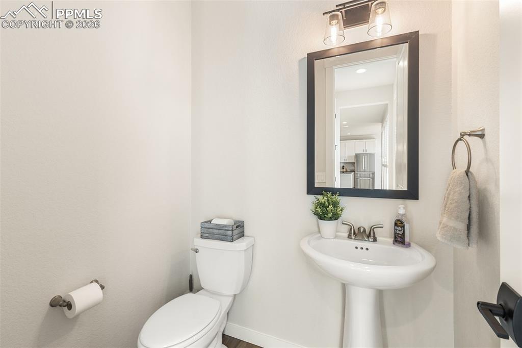 Image 14 of 38: Bathroom