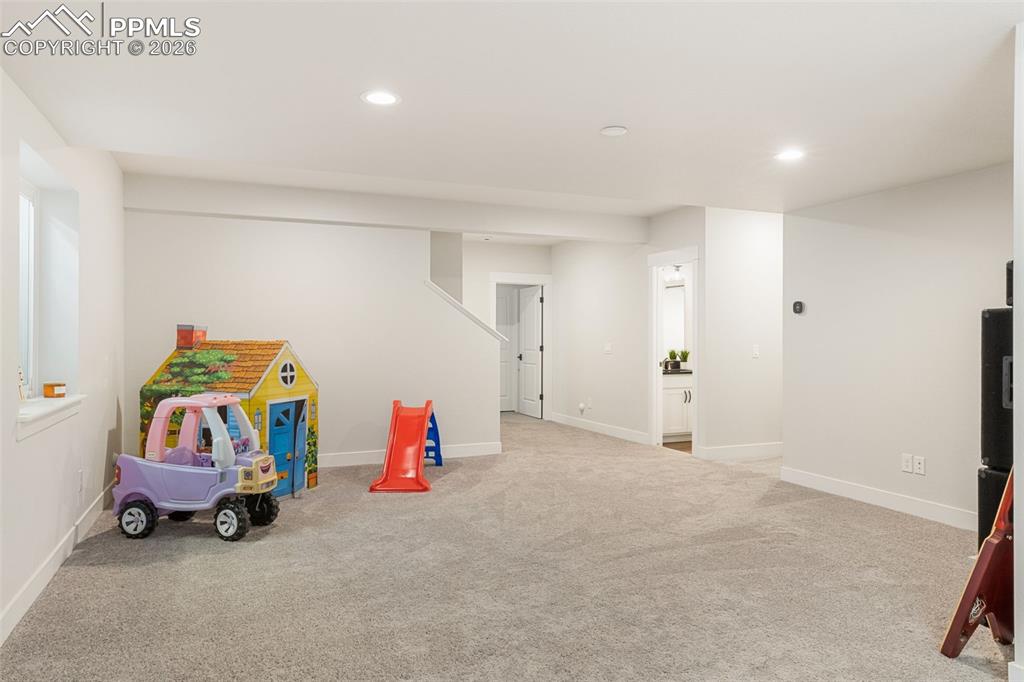 Image 27 of 38: Family Room