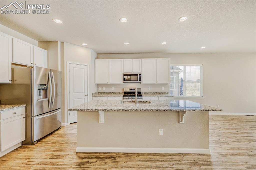 Image 16 of 33: Kitchen