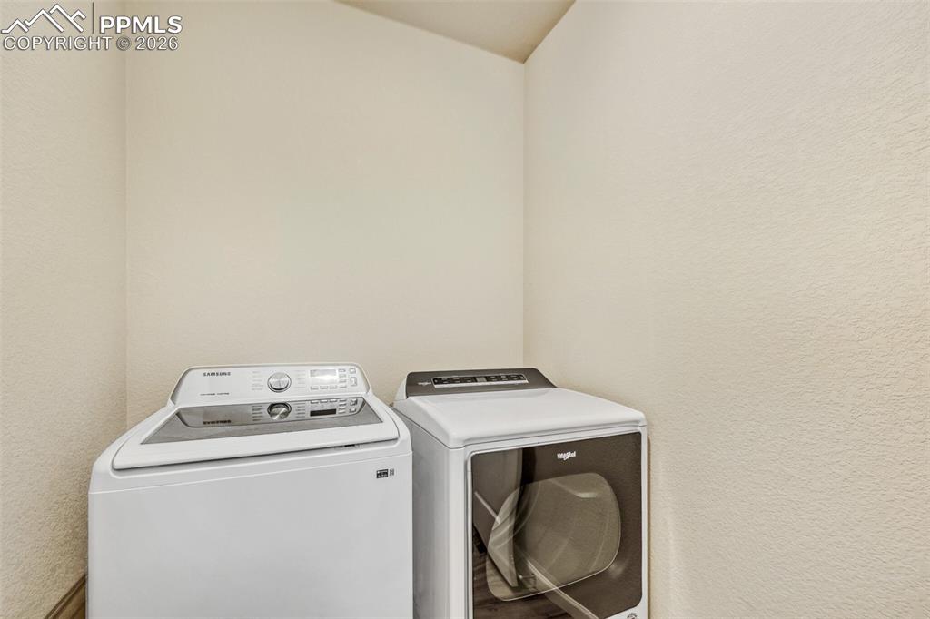 Image 30 of 33: Laundry