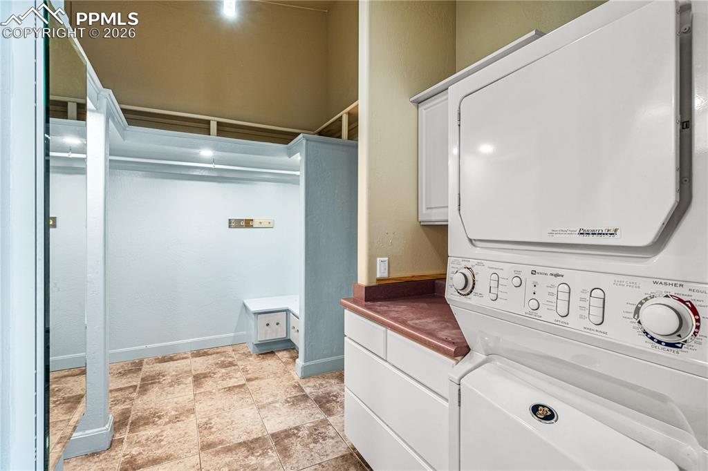 Image 19 of 48: Laundry