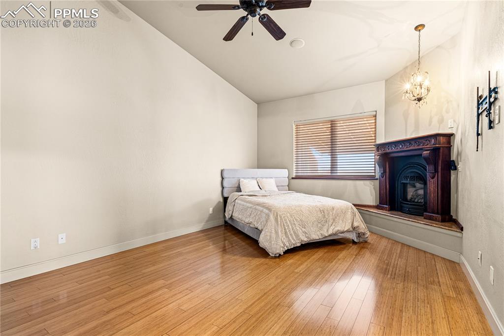 Image 21 of 48: Bedroom