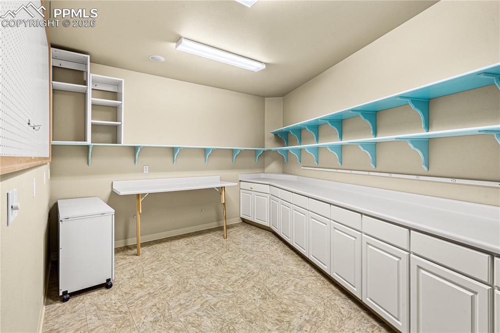 Image 40 of 48: Laundry