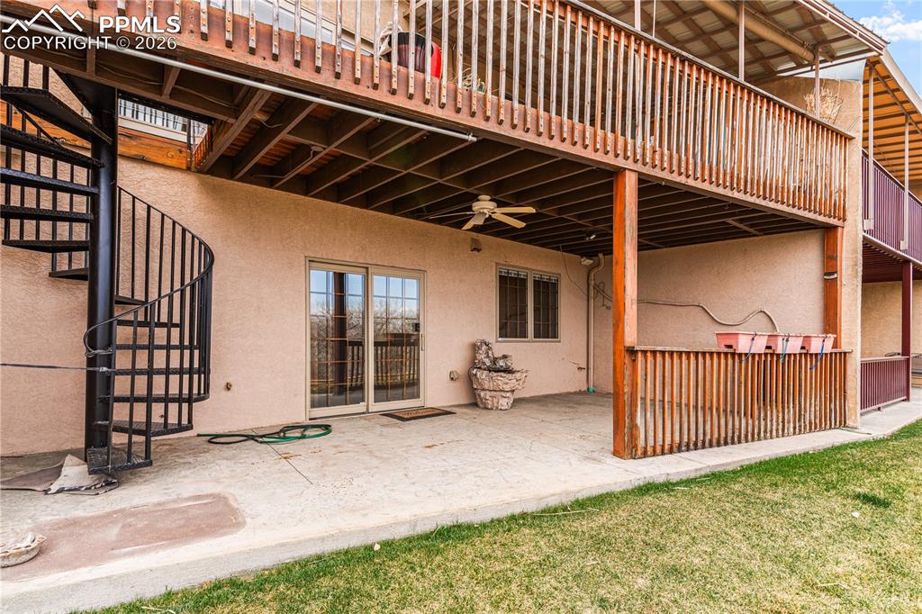 Image 42 of 48: Patio