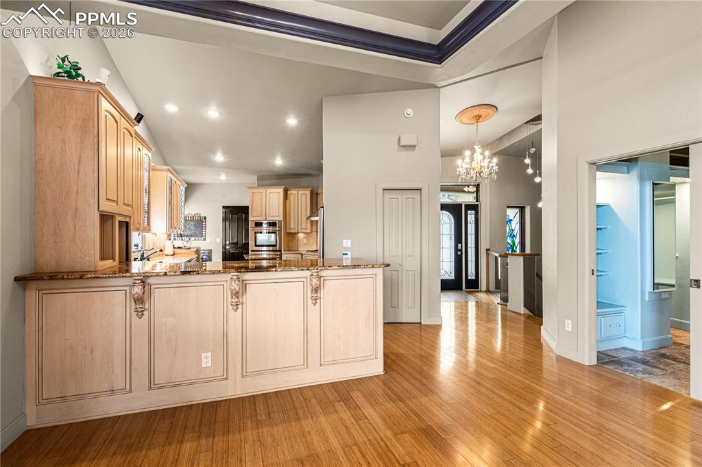 Image 8 of 48: Kitchen