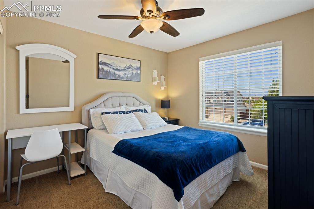 Image 26 of 44: Bedroom