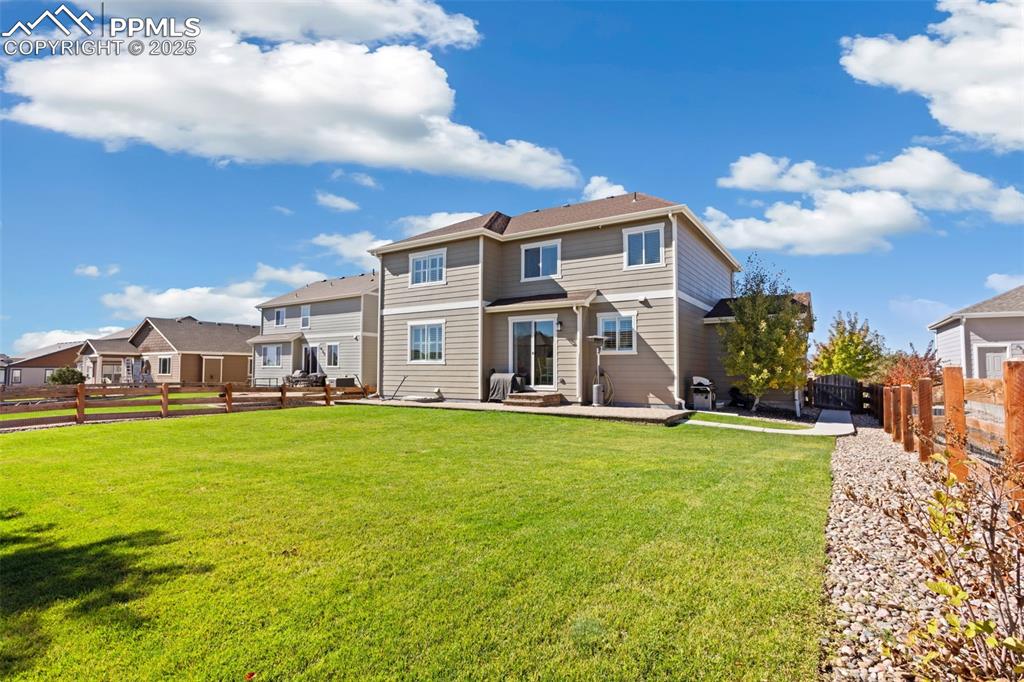 Image 38 of 44: Back of Structure