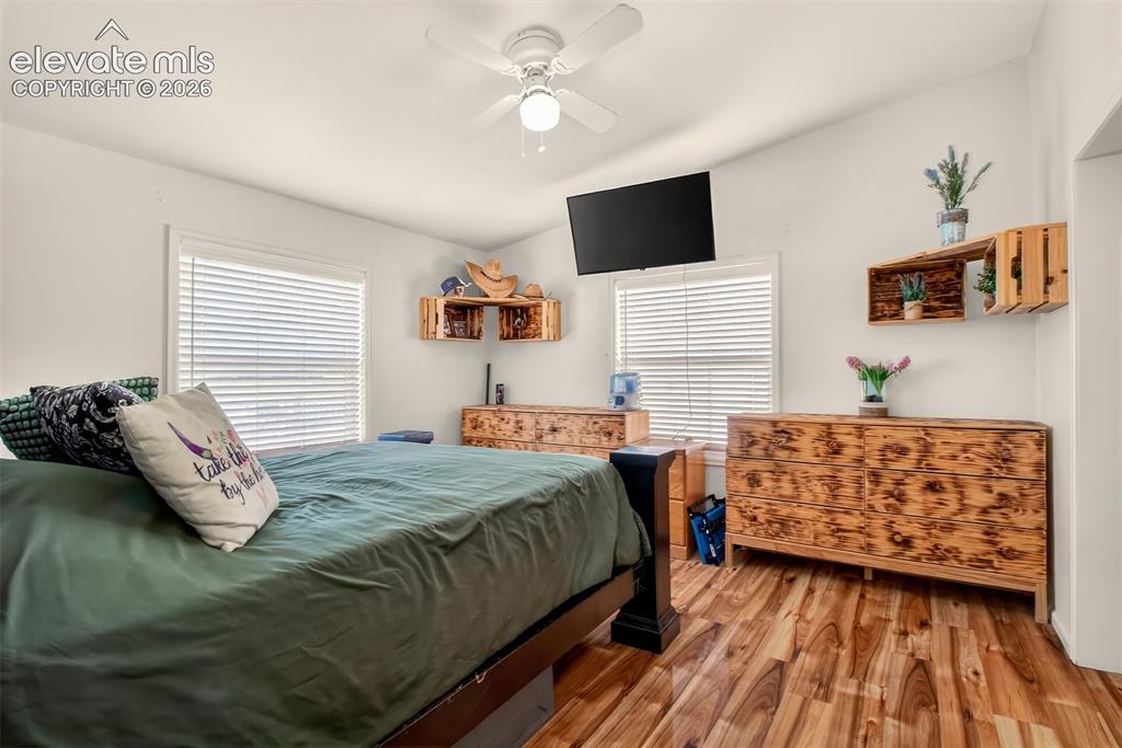 Image 21 of 50: Master Bedroom