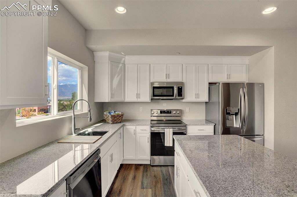 Listing 8688282, Image 11 of 49