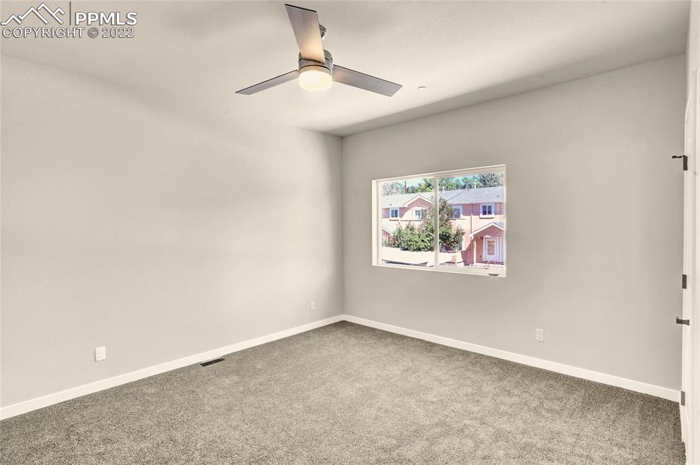Listing 8688282, Image 22 of 49