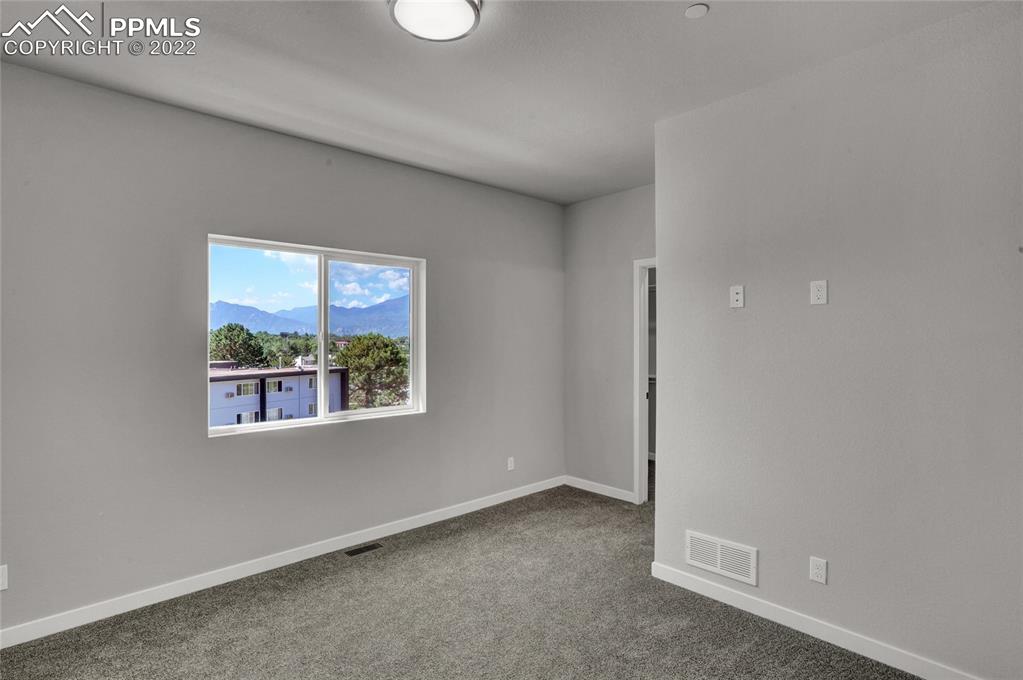 Listing 8688282, Image 27 of 49