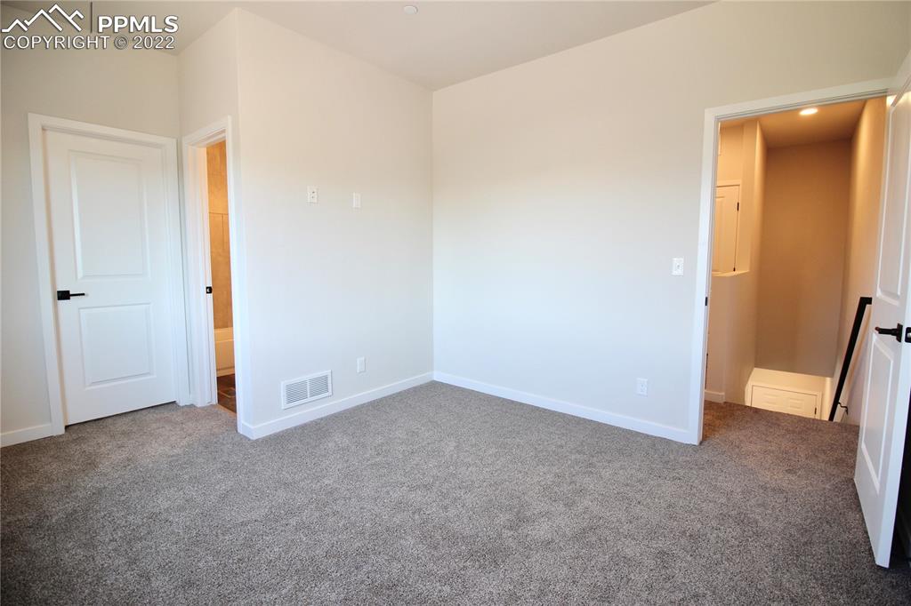 Listing 8688282, Image 28 of 49