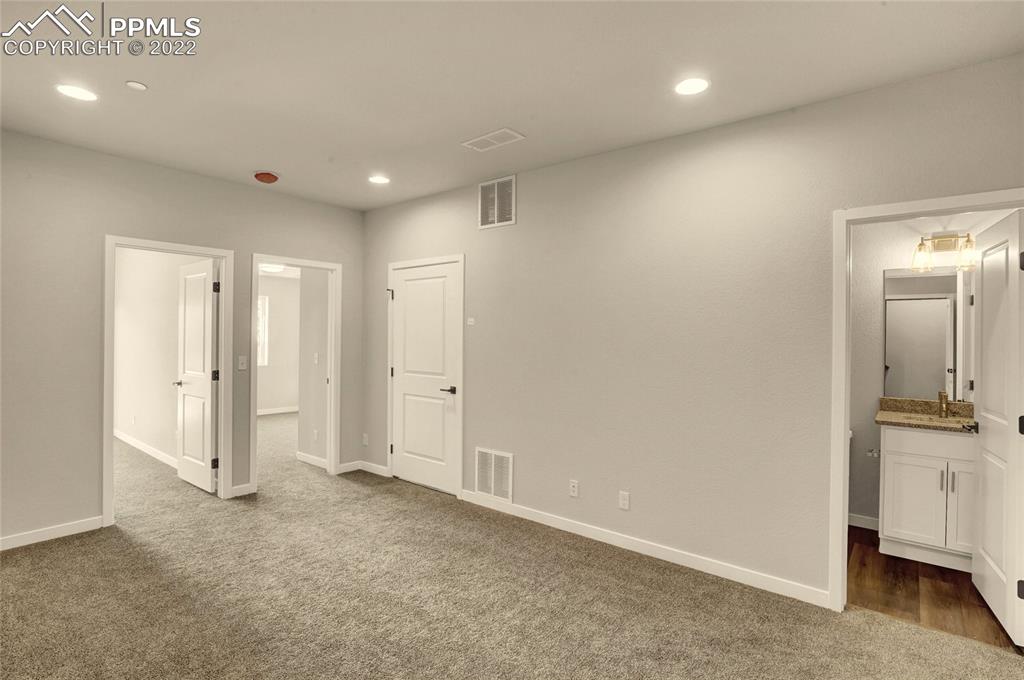 Listing 8688282, Image 33 of 49