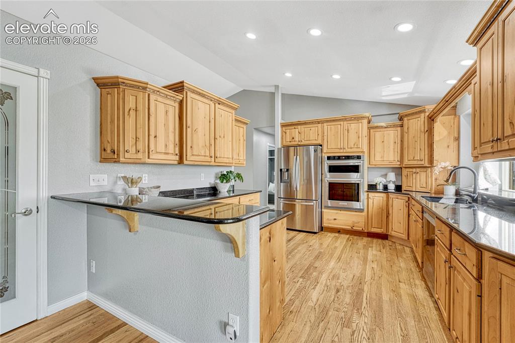 Image 11 of 39: ...and walk-in pantry. Refrigerator included!