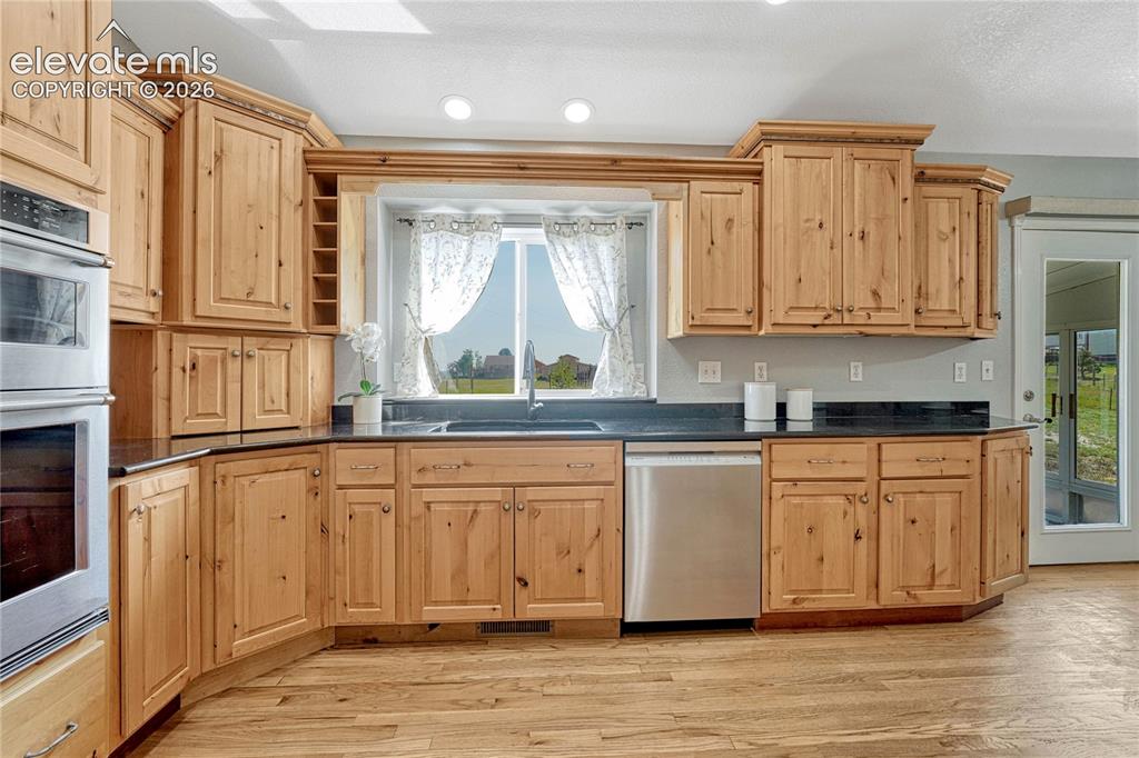 Image 9 of 39: ...granite countertops...