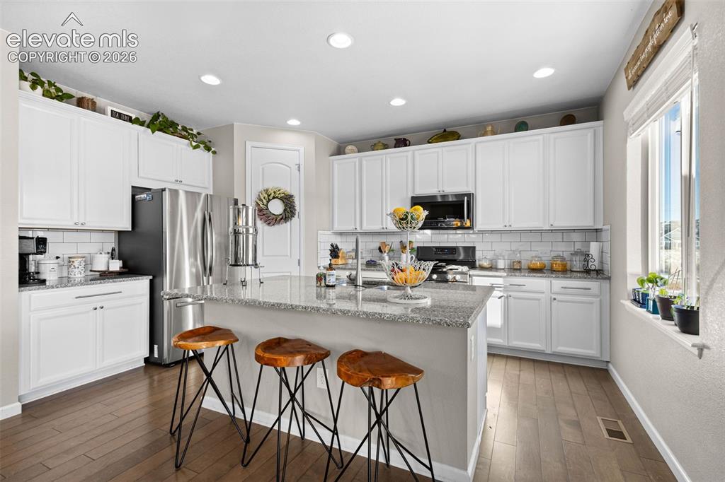 Image 11 of 48: Kitchen