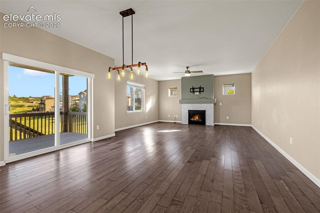 Image 18 of 48: Living Room