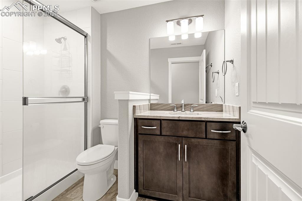 Image 28 of 42: Bathroom