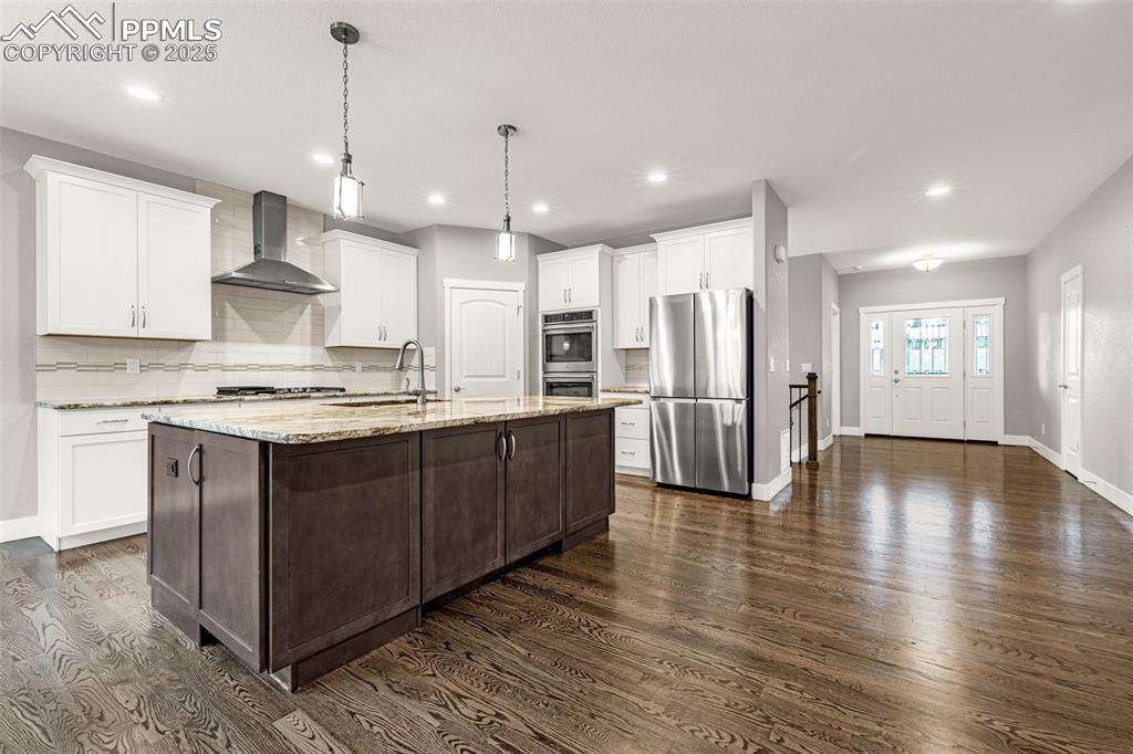 Image 8 of 42: Kitchen