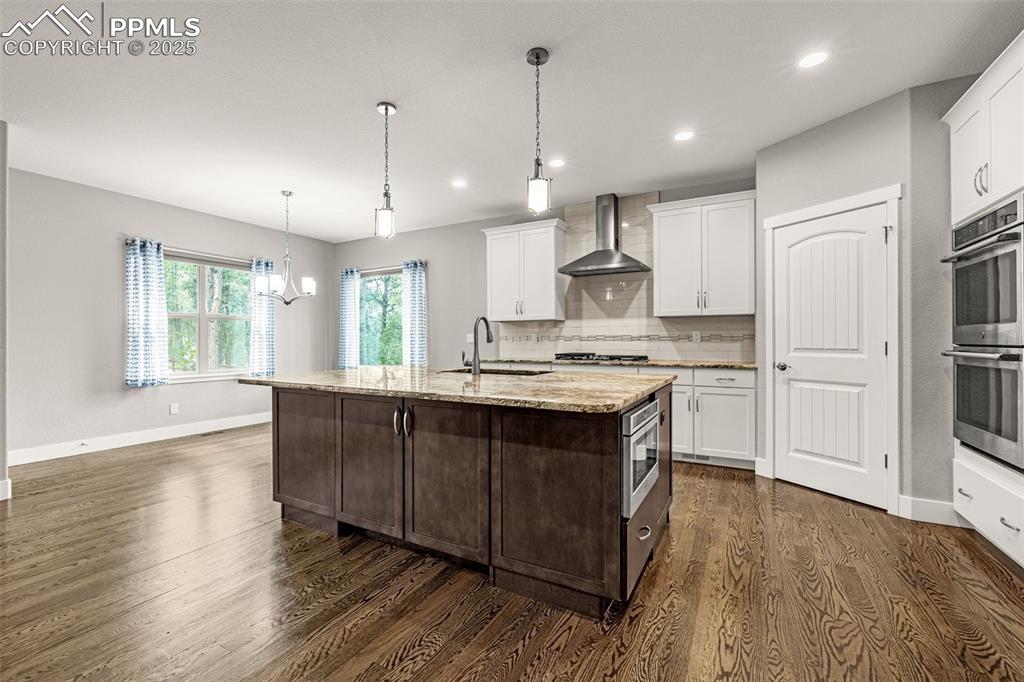Image 9 of 42: Kitchen