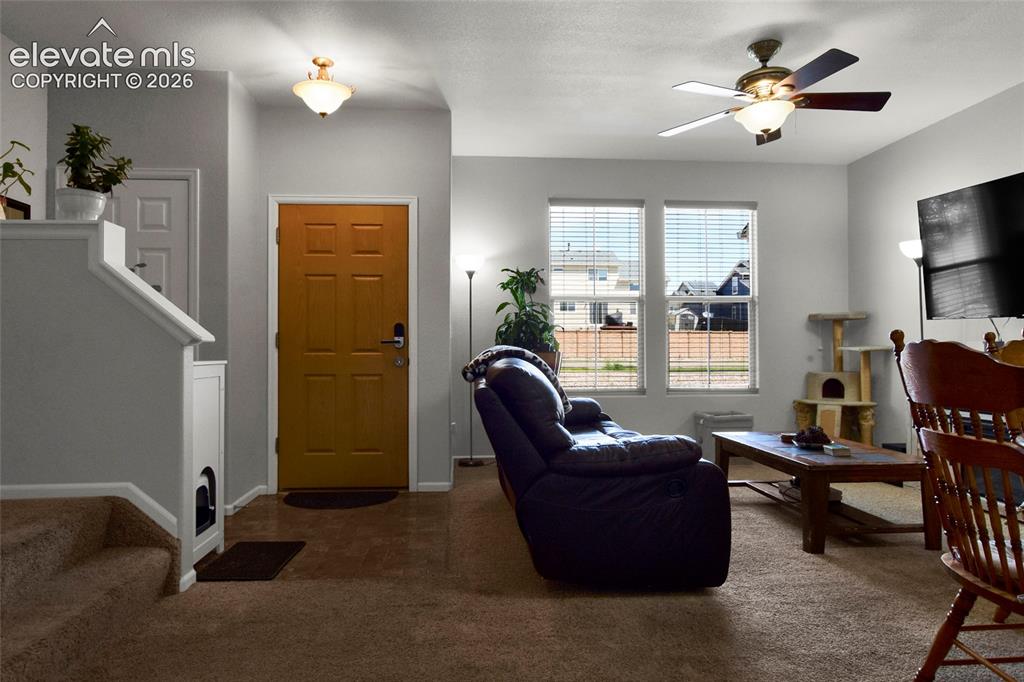 Image 18 of 22: Entry