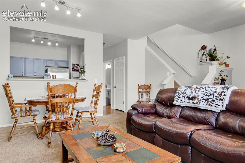 Image 5 of 22: Dining area