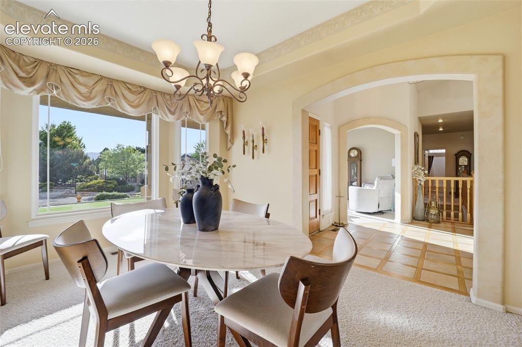 Image 9 of 50: Dining Area