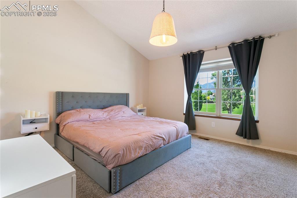 Image 13 of 28: Bedroom