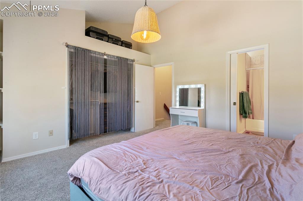 Image 15 of 28: Bedroom