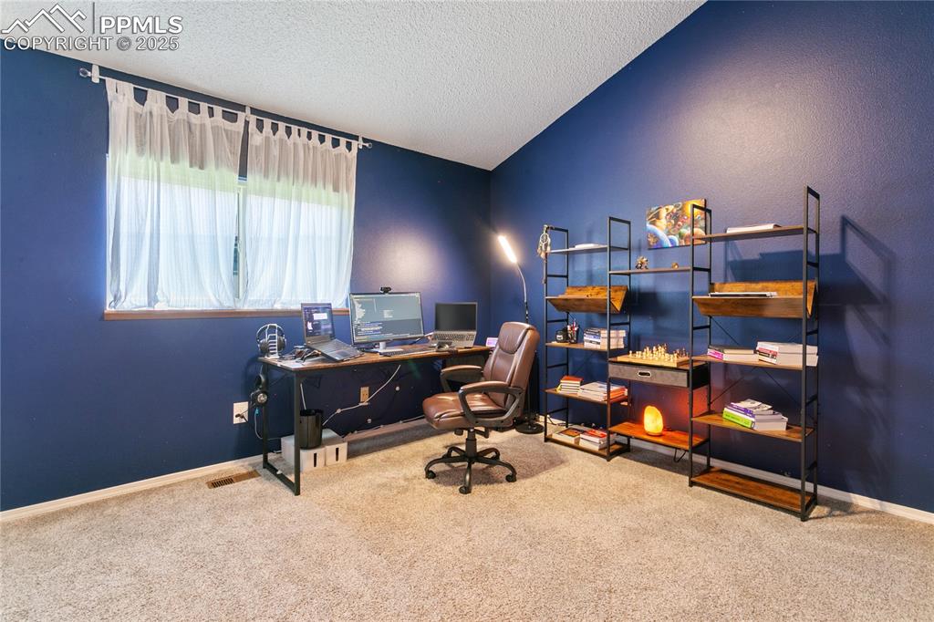 Image 16 of 28: Office