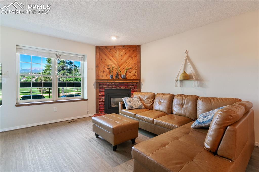 Image 2 of 28: Living Room
