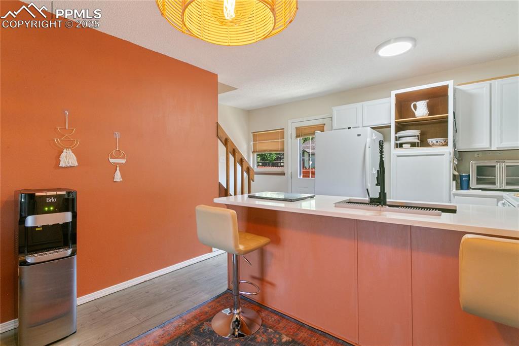 Image 6 of 28: Kitchen