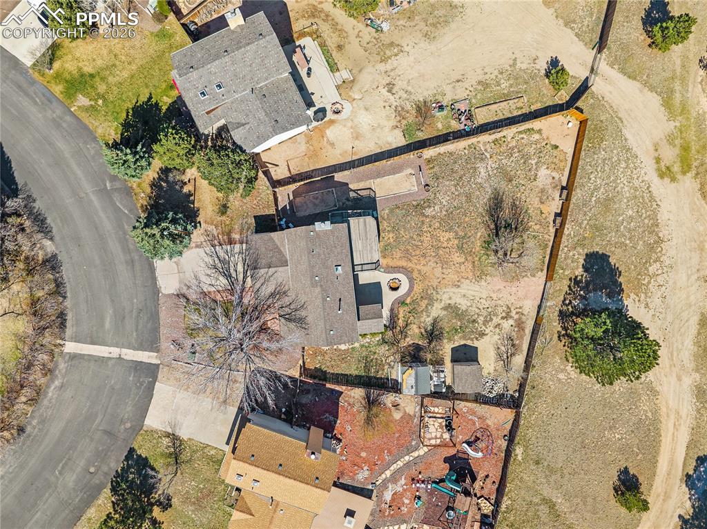 Image 40 of 40: Huge lot!